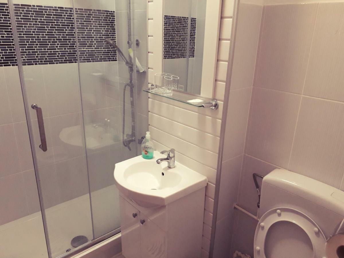 Iasi City Break Rooms エクステリア 写真